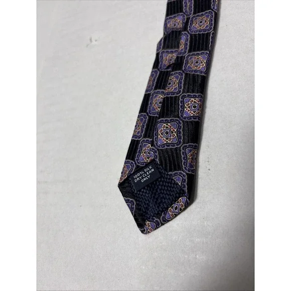 CREMIEUX Tie 100% Silk Black Purple Handmade In USA Necktie 3.50"X59" - Picture 4 of 5